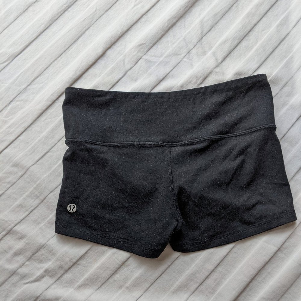 Lululemon 2.5 inseam shorts